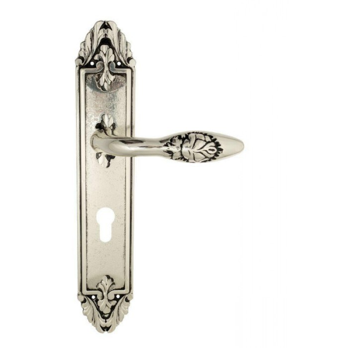 Дверная ручка Venezia CASANOVA CYL на планке PL90 натуральное серебро + черный