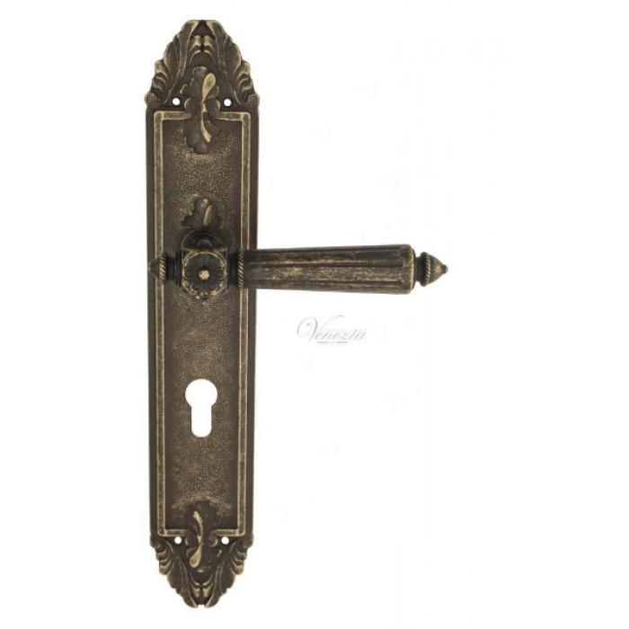 Дверная ручка Venezia CASTELLO CYL на планке PL90 античная бронза