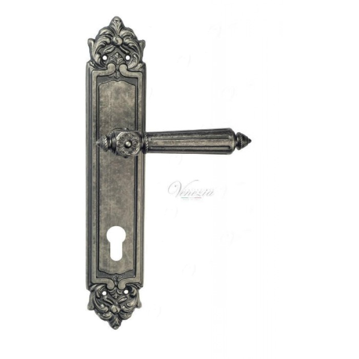 Дверная ручка Venezia CASTELLO CYL на планке PL96 античное серебро
