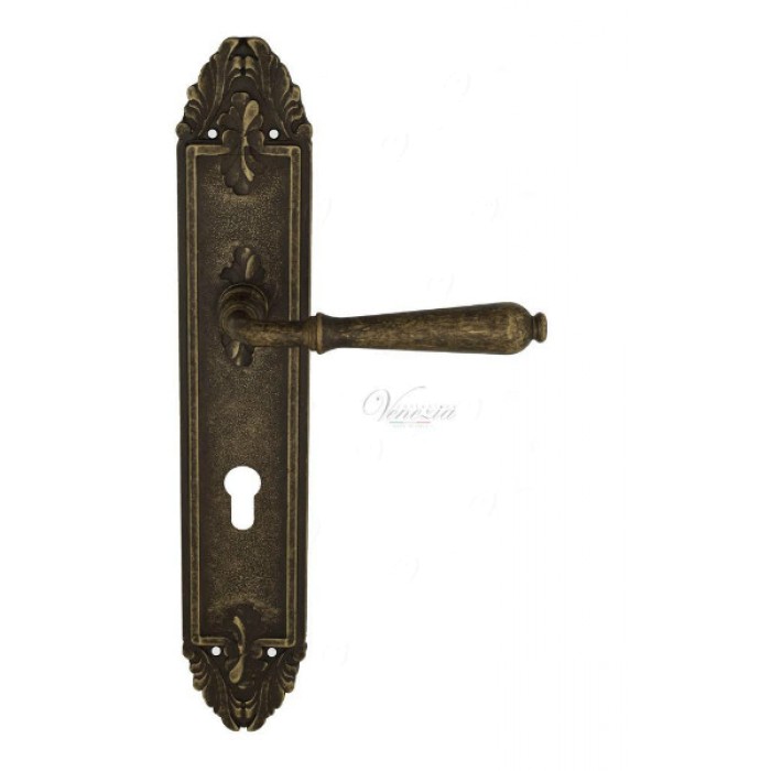 Дверная ручка Venezia CLASSIC CYL на планке PL90 матовая бронза