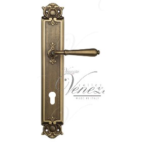 Дверная ручка Venezia CLASSIC CYL на планке PL97 матовая бронза