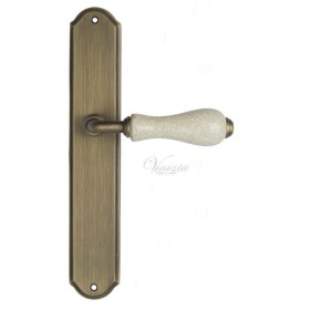 Дверная ручка Venezia COLOSSEO белая керамика паутинка на планке PL02 матовая бронза Дверная ручка Venezia COLOSSEO белая керамика паутинка на планке PL02 матовая бронза