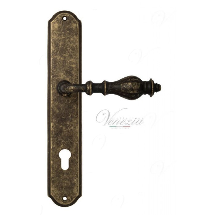 Дверная ручка Venezia GIFESTION CYL на планке PL02 античная бронза