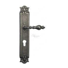 Дверная ручка Venezia GIFESTION CYL на планке PL97 античное серебро Дверная ручка Venezia GIFESTION CYL на планке PL97 античное серебро