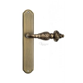 Дверная ручка Venezia LUCRECIA на планке PL02 матовая бронза Дверная ручка Venezia LUCRECIA на планке PL02 матовая бронза