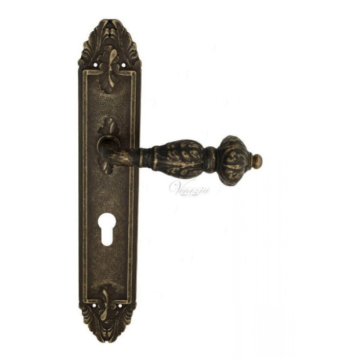 Дверная ручка Venezia LUCRECIA CYL на планке PL90 античная бронза