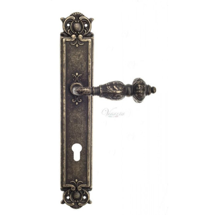 Дверная ручка Venezia LUCRECIA CYL на планке PL97 античная бронза