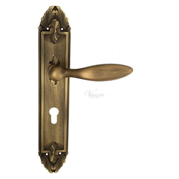 Дверная ручка Venezia MAGGIORE CYL на планке PL90 матовая бронза