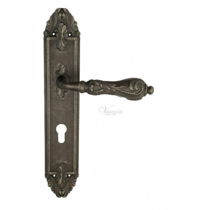 Дверная ручка Venezia MONTE CRISTO CYL на планке PL90 античное серебро