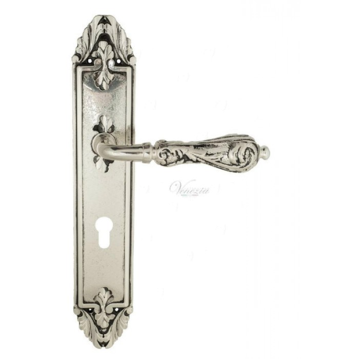 Дверная ручка Venezia MONTE CRISTO CYL на планке PL90 натуральное серебро + черный