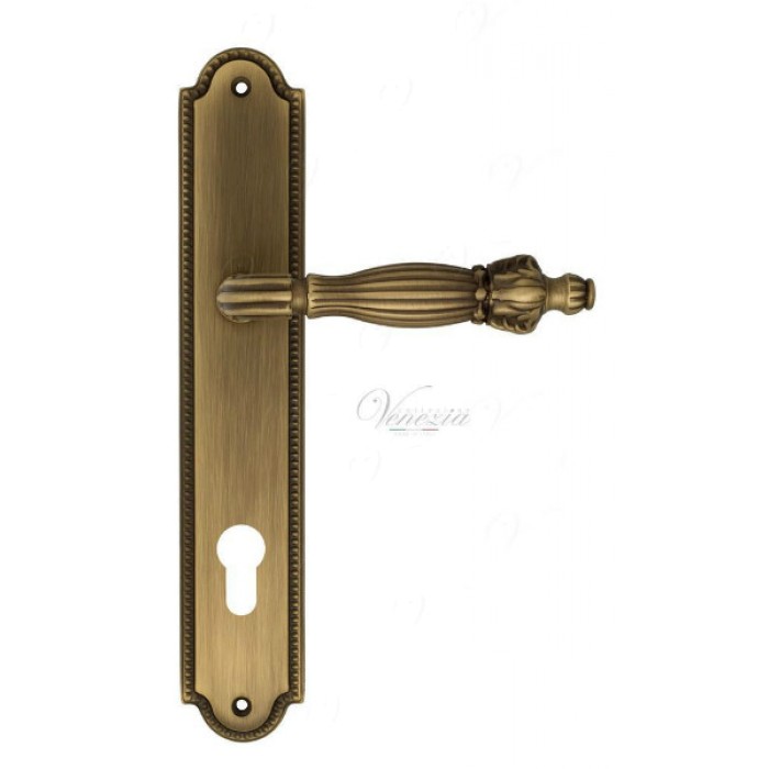 Дверная ручка Venezia OLIMPIO CYL на планке PL98 матовая бронза