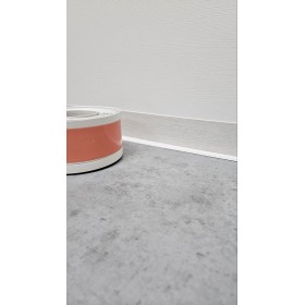 Гибкий самоклеящийся плинтус ПВХ 50мм ясень 3 метра-foto8