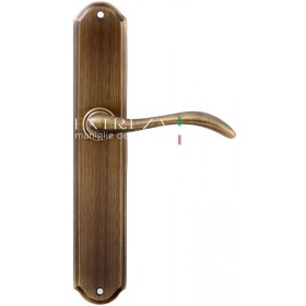 Дверная ручка Extreza AGATA (Агата) 310 на планке PL01 матовая бронза F03