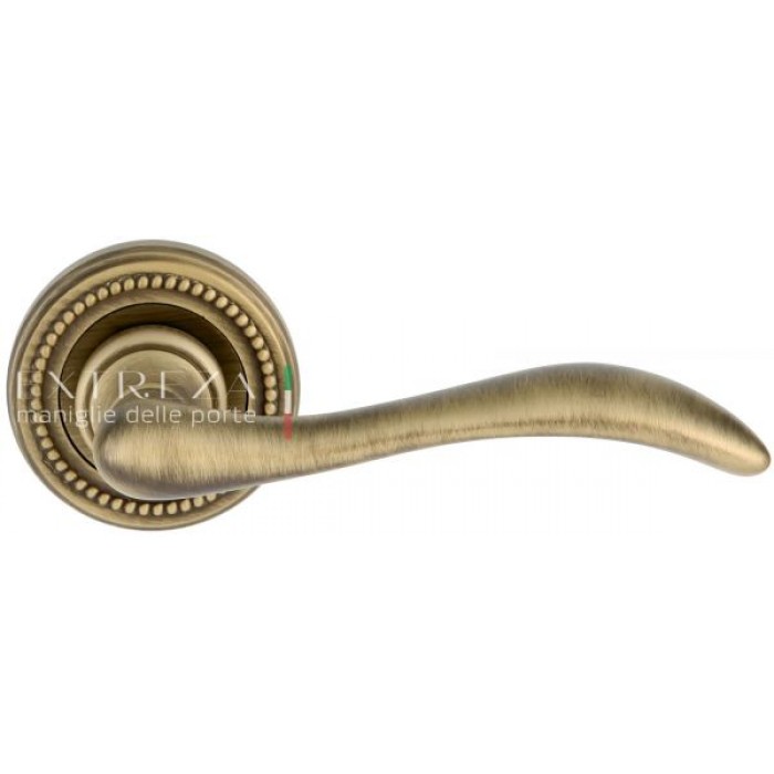 Дверная ручка Extreza AGATA (Агата) 310 на розетке R03 матовая бронза F03