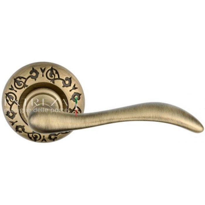 Дверная ручка Extreza AGATA (Агата) 310 на розетке R04 матовая бронза F03