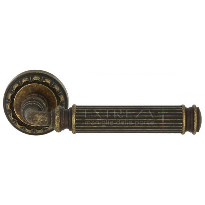 Дверная ручка Extreza BENITO (Бенито) 307 на розетке R02 античная бронза F23