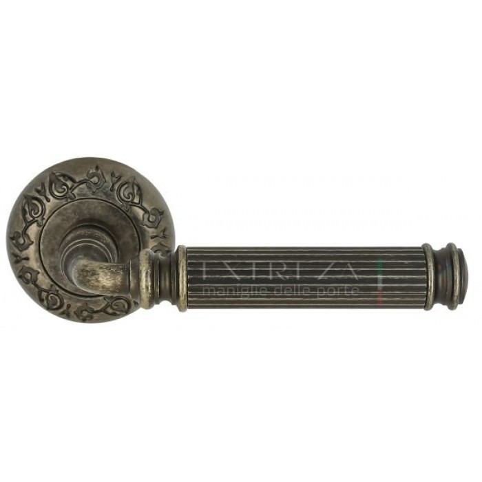 Дверная ручка Extreza BENITO (Бенито) 307 на розетке R04 античное серебро F45
