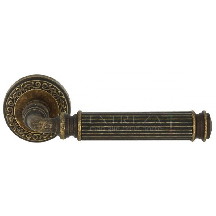 Дверная ручка Extreza BENITO (Бенито) 307 на розетке R06 античная бронза F23