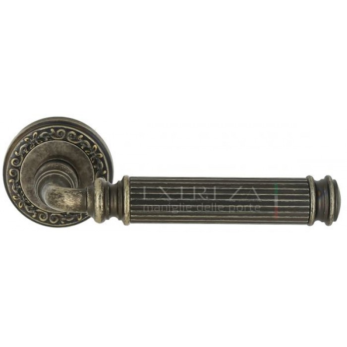 Дверная ручка Extreza BENITO (Бенито) 307 на розетке R06 античное серебро F45