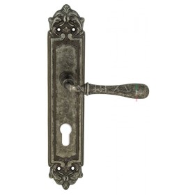 Дверная ручка Extreza CARRERA (Каррера) 321 на планке PL02 CYL античное серебро F45