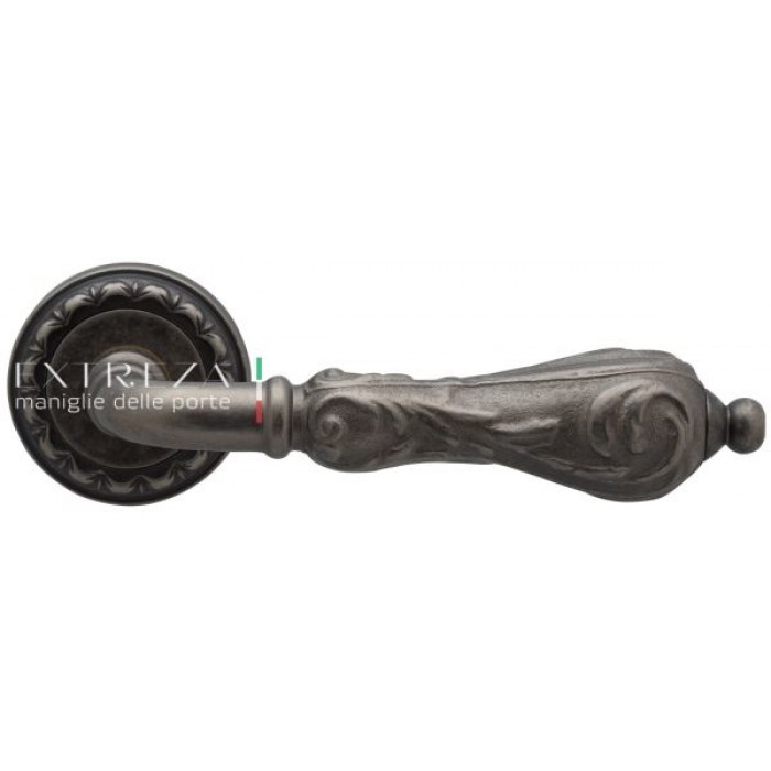 Дверная ручка Extreza GRETA (Грета) 302 на розетке R02 античное серебро F45
