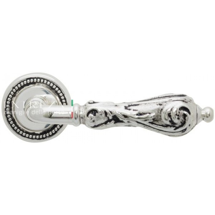 Дверная ручка Extreza GRETA (Грета) 302 на розетке R03 натуральное полированное серебро + черный F24