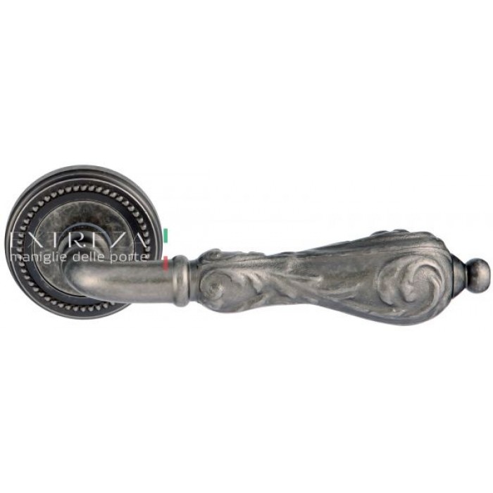 Дверная ручка Extreza GRETA (Грета) 302 на розетке R03 античное серебро F45
