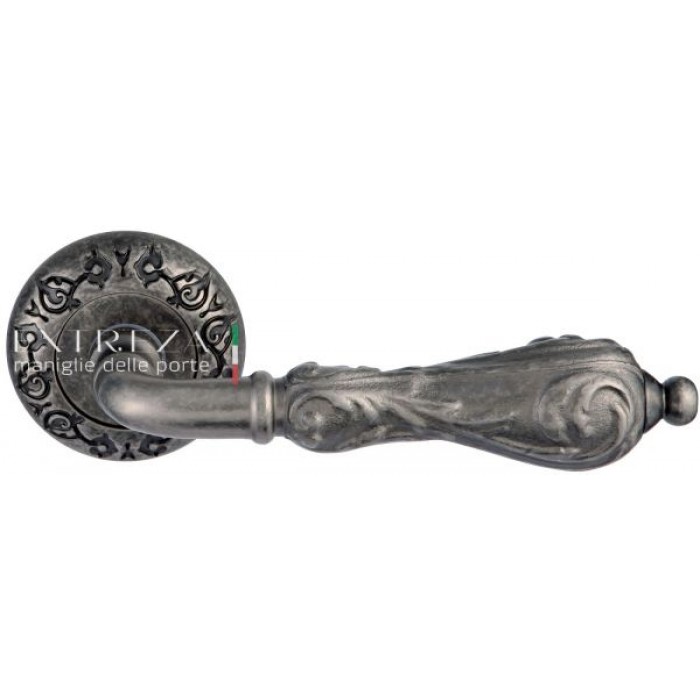 Дверная ручка Extreza GRETA (Грета) 302 на розетке R04 античное серебро F45