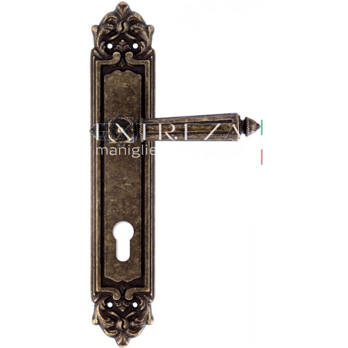 Дверная ручка Extreza LEON (Леон) 303 на планке PL02 CYL античная бронза F23