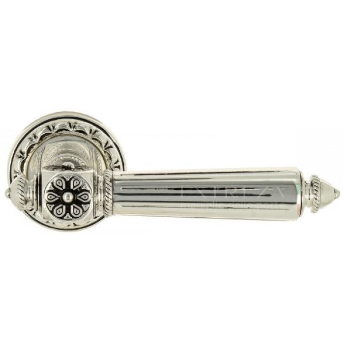 Дверная ручка Extreza LEON (Леон) 303 на розетке R02 натур. пол. серебро + черный F24