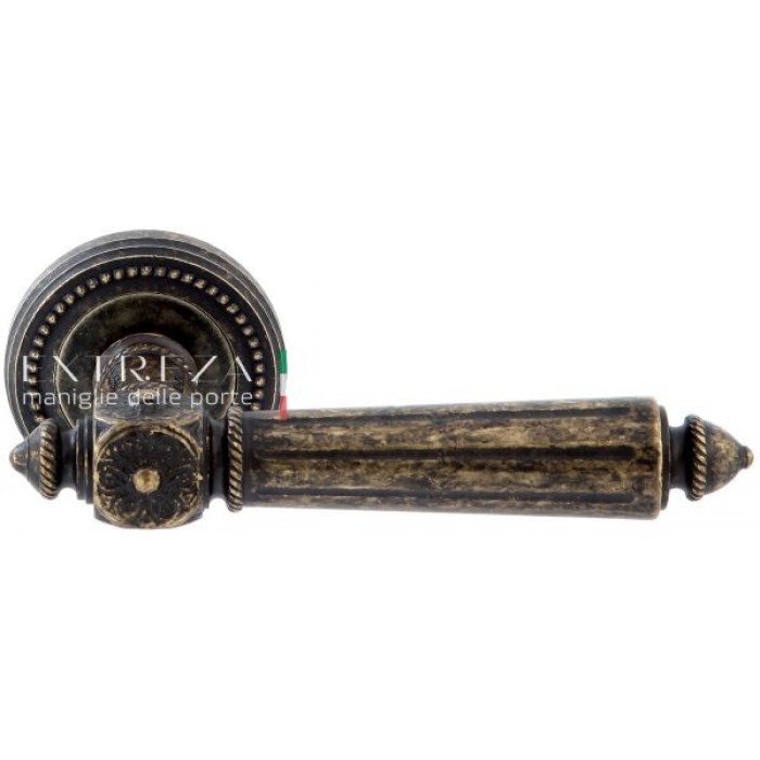 Дверная ручка Extreza LEON (Леон) 303 на розетке R03 античная бронза F23