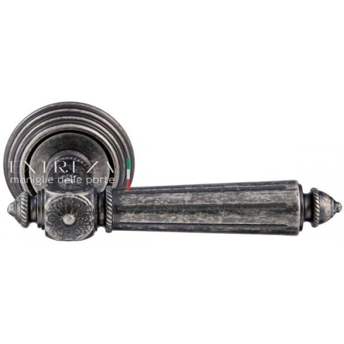 Дверная ручка Extreza LEON (Леон) 303 на розетке R05 античное серебро F45