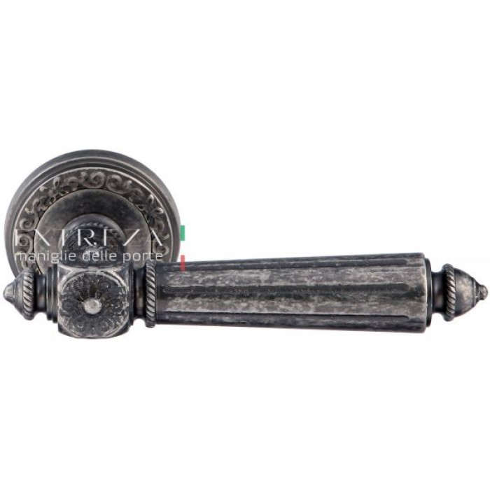 Дверная ручка Extreza LEON (Леон) 303 на розетке R06 античное серебро F45