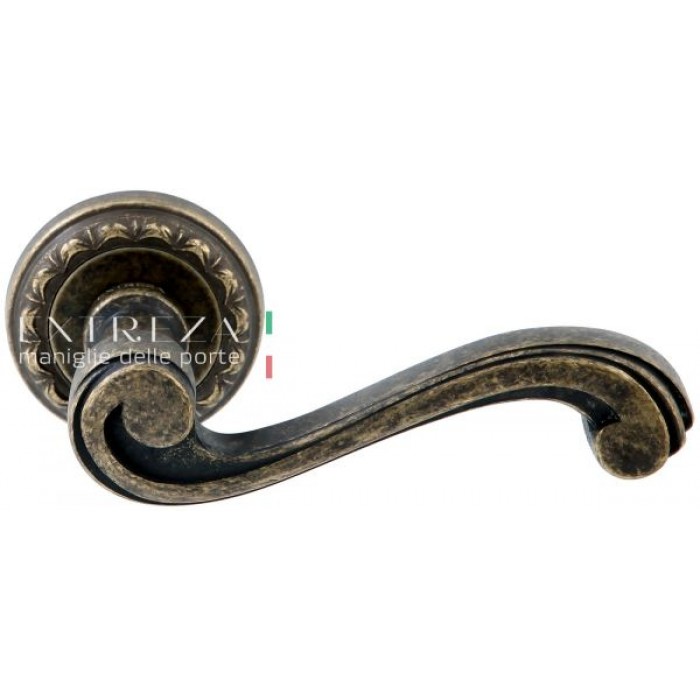 Дверная ручка Extreza LINA (Лина) 313 на розетке R02 античная бронза F23