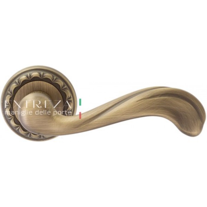 Дверная ручка Extreza NINA (Нина) 317 на розетке R02 матовая бронза F03