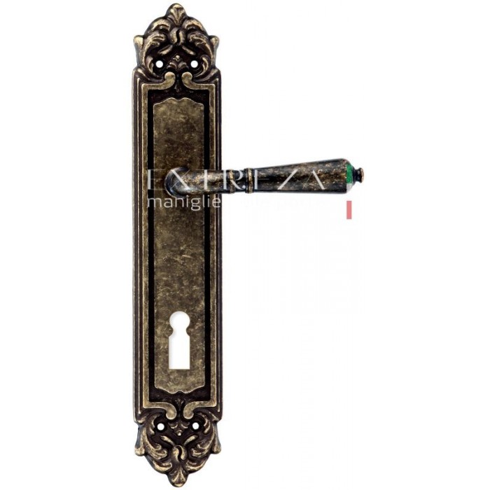 Дверная ручка Extreza PETRA (Петра) 304 на планке PL02 KEY античная бронза F23
