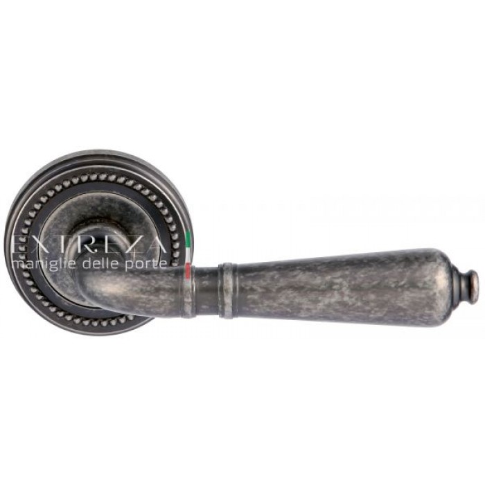 Дверная ручка Extreza PETRA (Петра) 304 на розетке R03 античное серебро F45