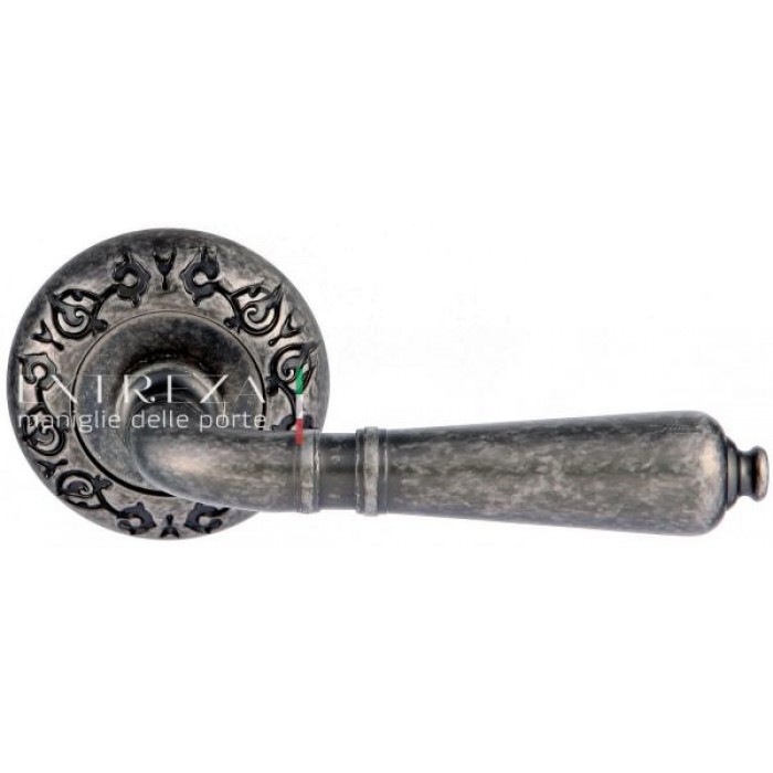 Дверная ручка Extreza PETRA (Петра) 304 на розетке R04 античное серебро F45