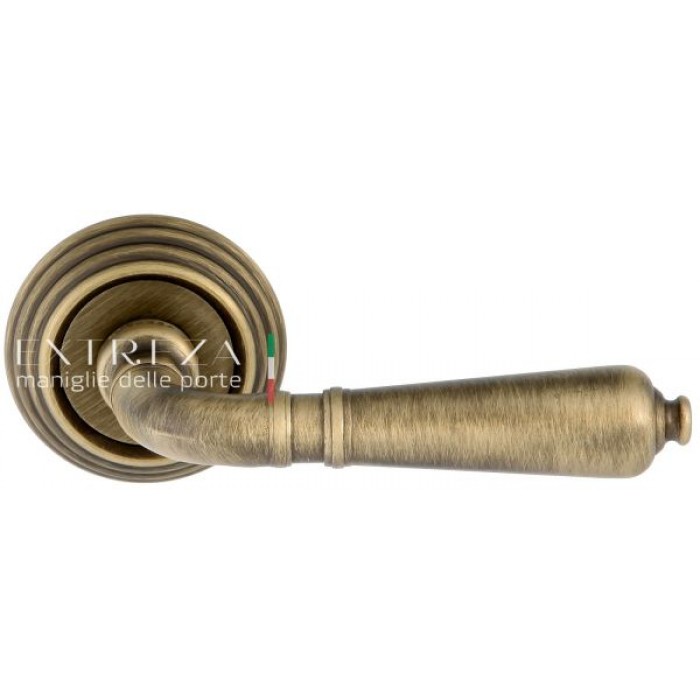 Дверная ручка Extreza PETRA (Петра) 304 на розетке R05 матовая бронза F03