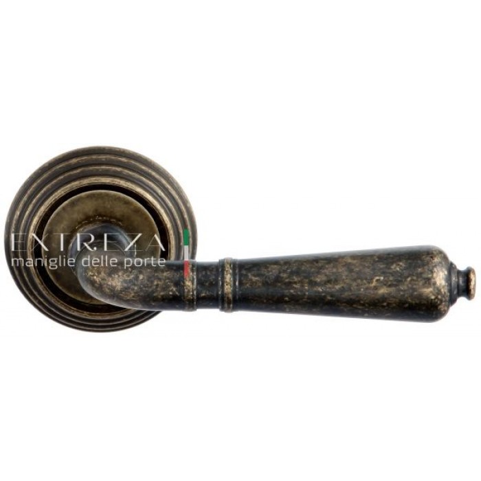 Дверная ручка Extreza PETRA (Петра) 304 на розетке R05 античная бронза F23