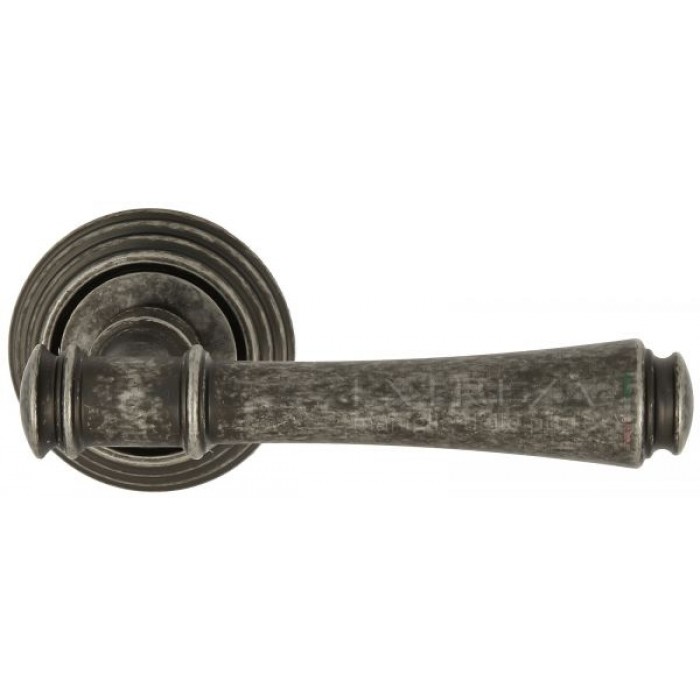 Дверная ручка Extreza PIERO (Пиеро) 326 на розетке R05 античное серебро F45