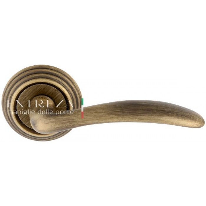Дверная ручка Extreza SIMONA (Симона) 314 на розетке R05 матовая бронза F03