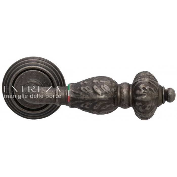 Дверная ручка Extreza TESLA 315 R05 античное серебро F45