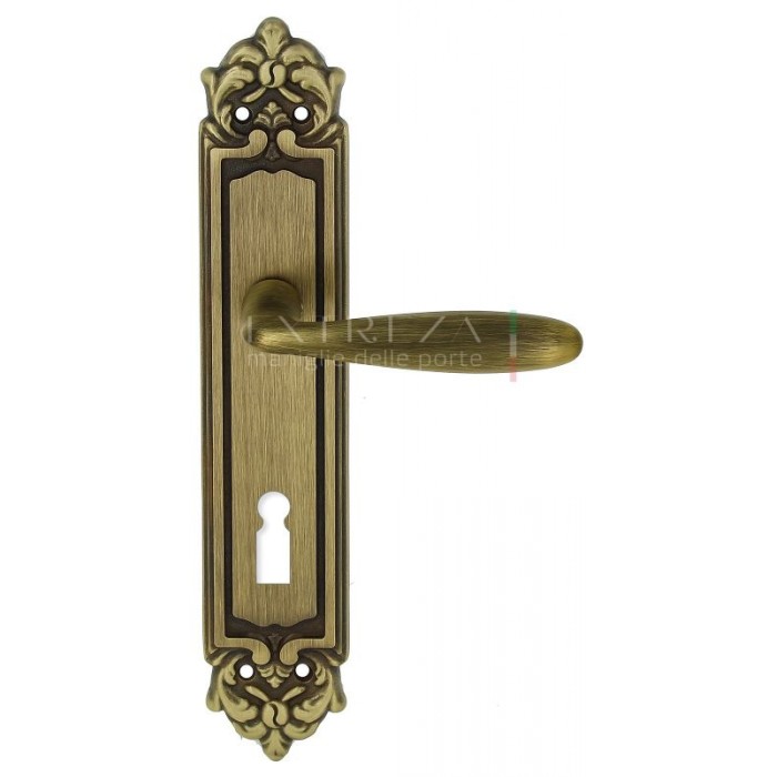 Дверная ручка Extreza VIGO (Виго) 324 на планке PL02 KEY матовая бронза F03