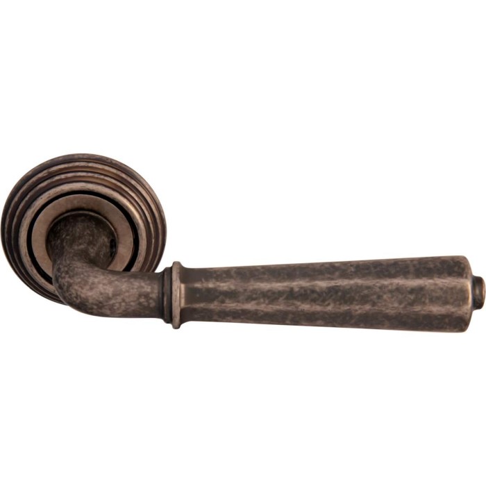 Дверная ручка на розетке Melodia 424P Denver Античное серебро