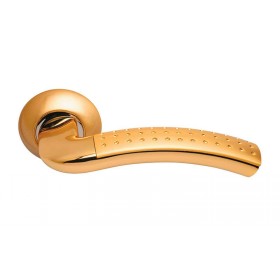 Межкомнатная дверная ручка Archie Vela S010 59IIP комбинация матового и блестящего золота с перфорацией